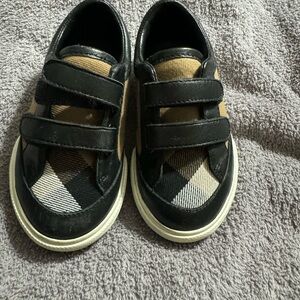 Boys Burberry black and tan leather strapped shoes size 21